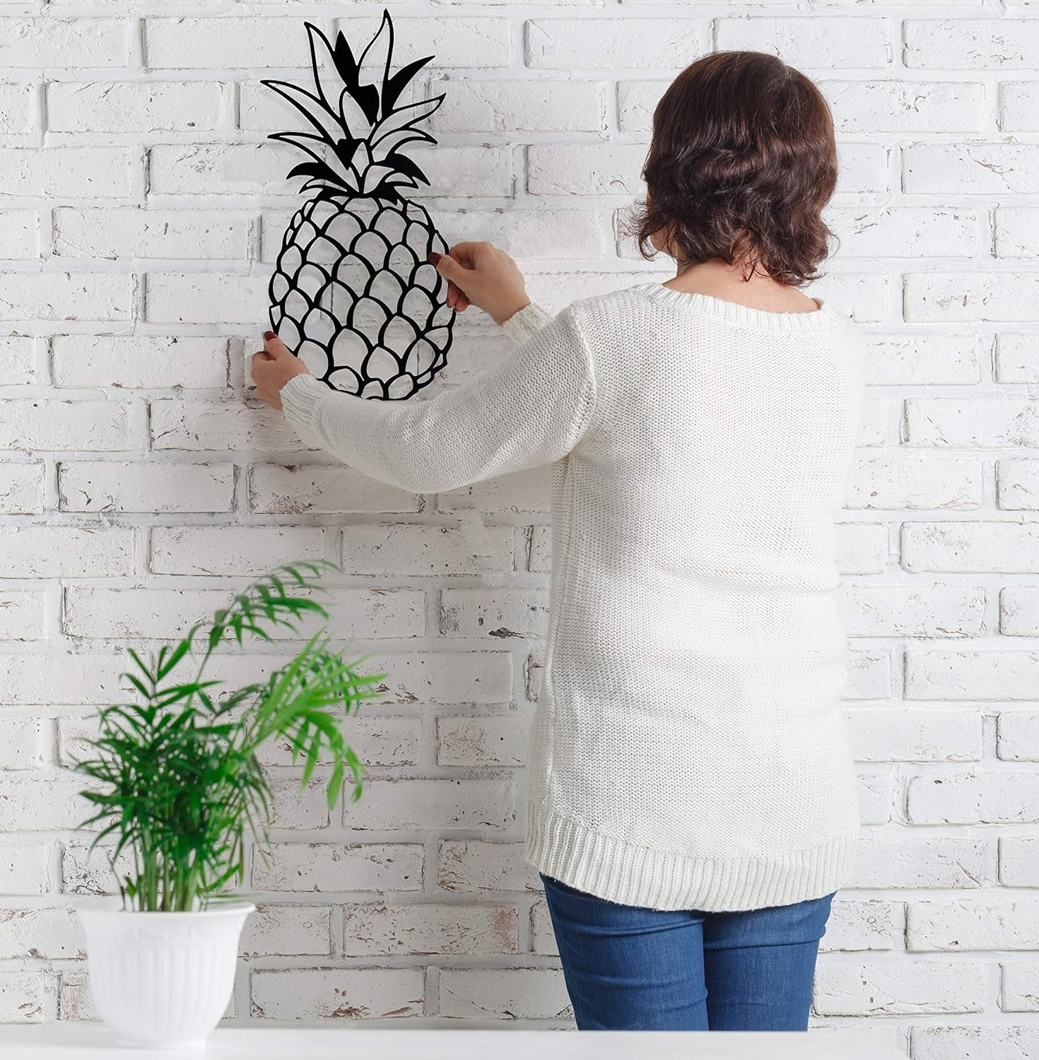 Metal Pineapple Wall Decor, Tropical Pineapple Art Wall Hanging Home Outdoor Decorations for Kitchen Bathroom Bedroom and Living Room (Black)